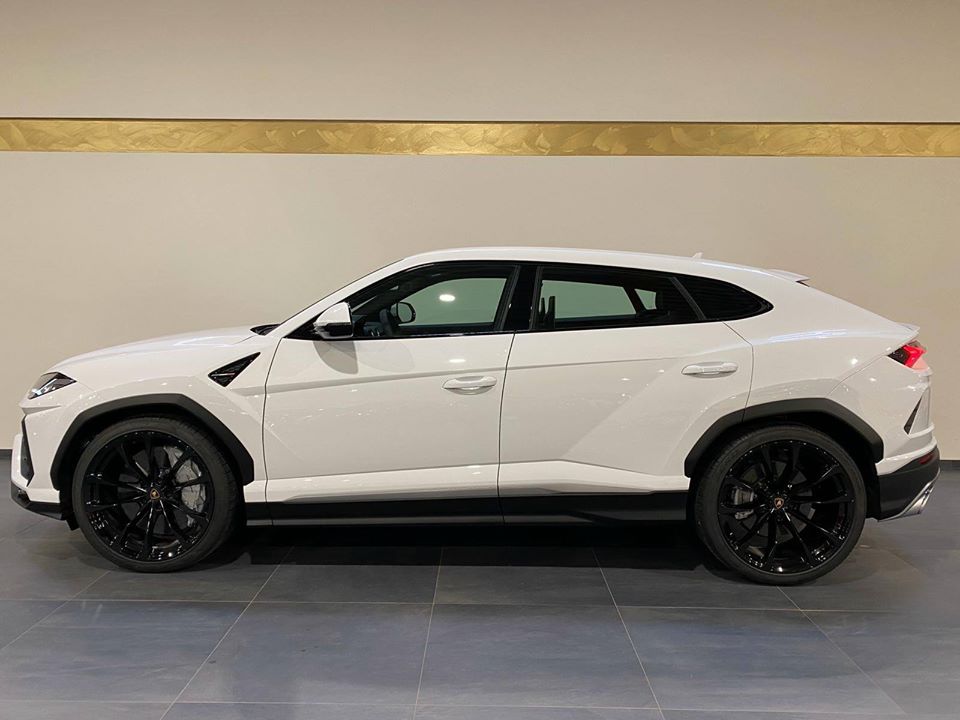 2020 Lamborghini Urus 4.0L V8 – Image 16