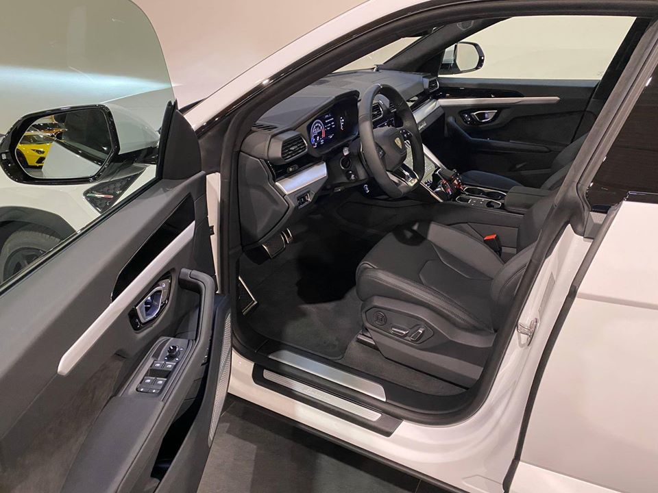 2020 Lamborghini Urus 4.0L V8 – Image 20