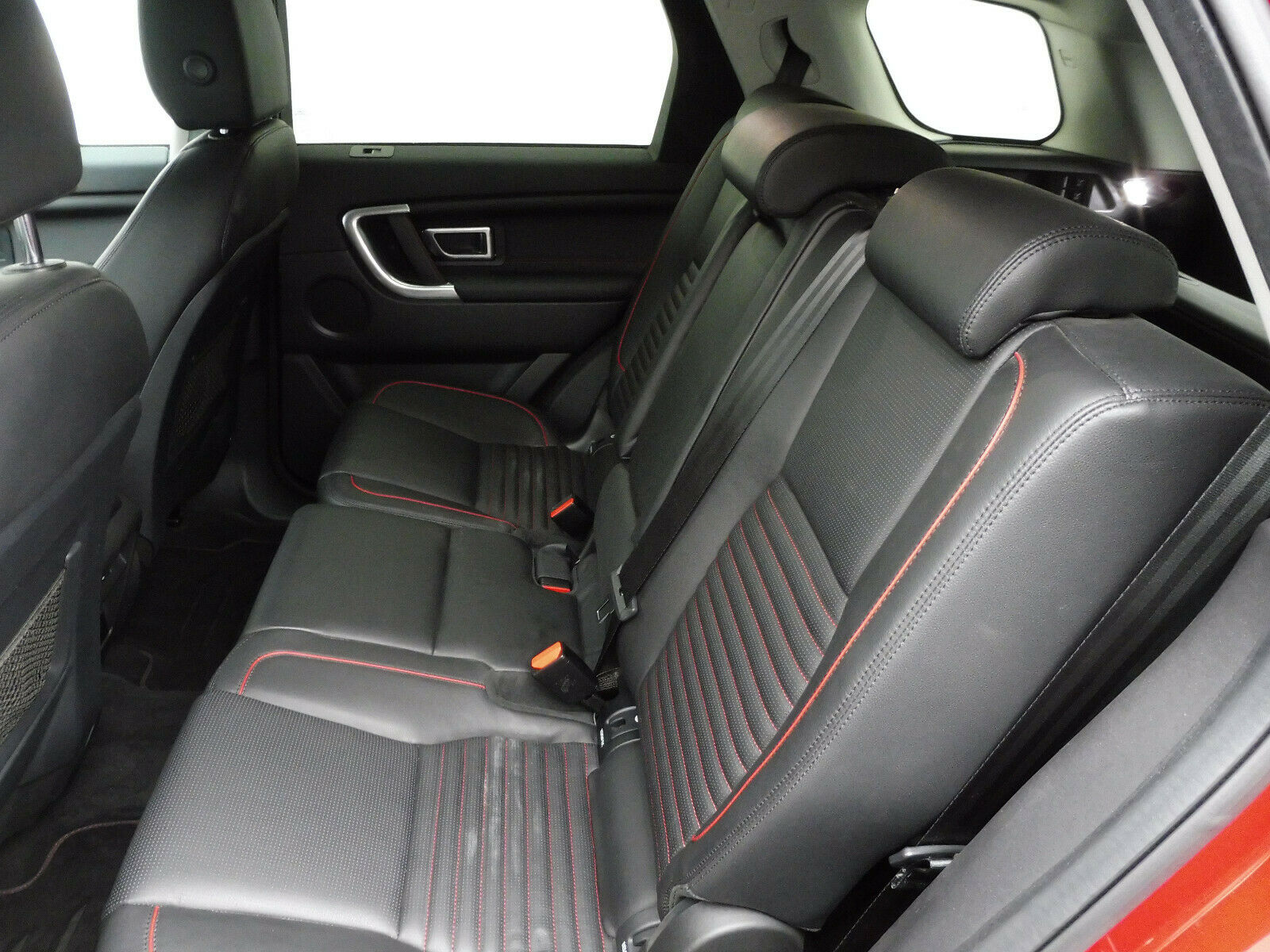 2017 Land Rover Discovery Sport 2.0 SE – Image 6