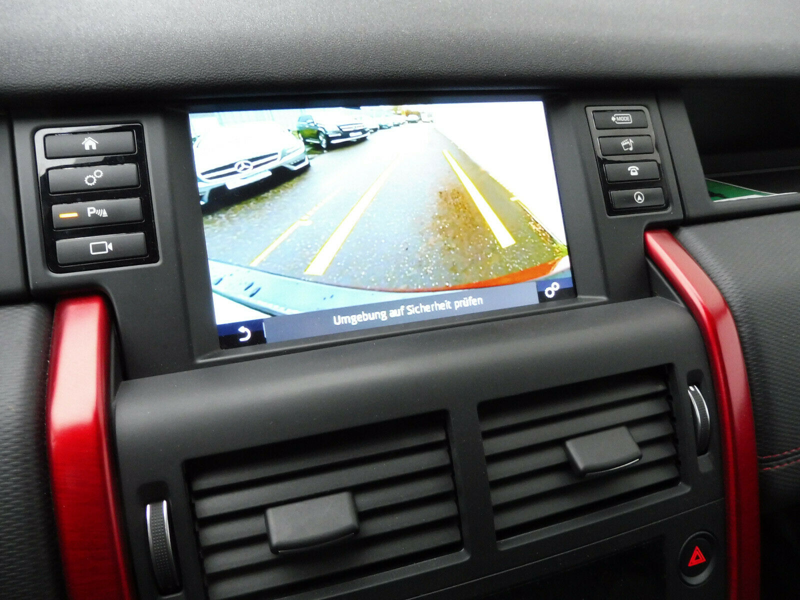 2017 Land Rover Discovery Sport 2.0 SE – Image 10