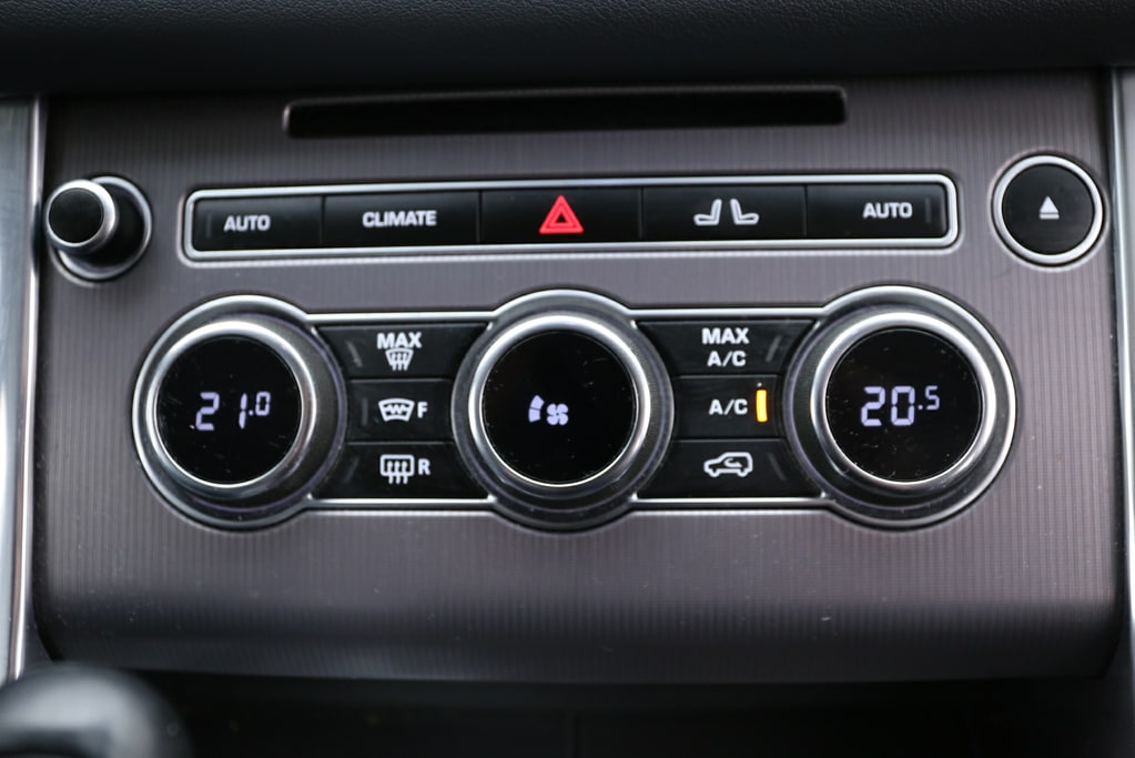 2014 Land Rover Range Rover Sport 3.0L SDV6 HSE Dynamic – Image 3