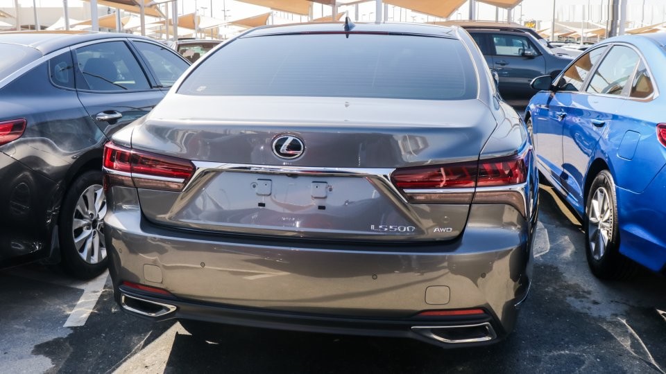 2018 Lexus LS500 AWD – Image 2