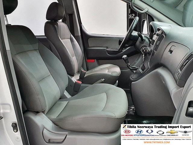 2009 Hyundai H-1/Grand Starex 2.5L – Image 12