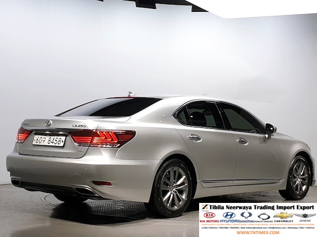2013 Lexus LS460 AWD – Image 3