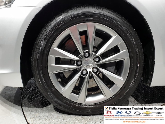 2013 Lexus LS460 AWD – Image 6