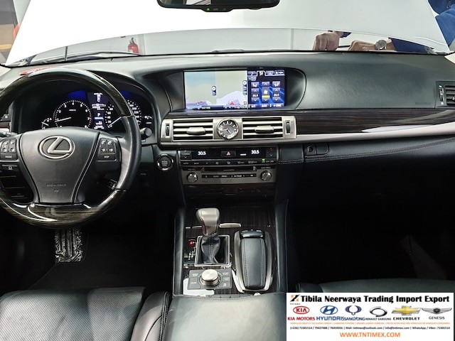 2013 Lexus LS460 AWD – Image 8