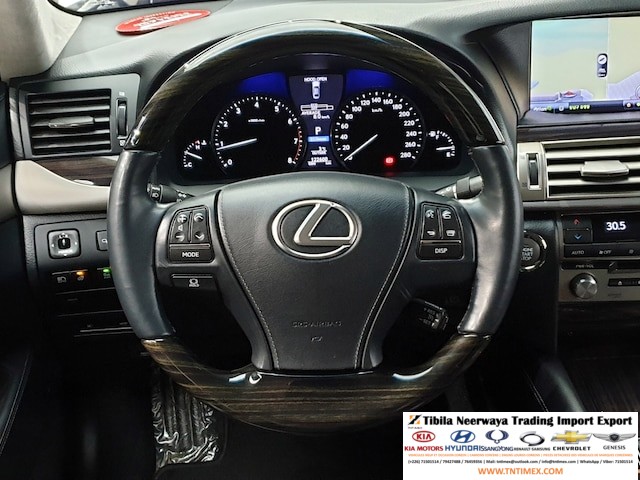 2013 Lexus LS460 AWD – Image 11