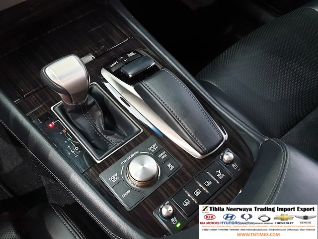 2013 Lexus LS460 AWD – Image 13