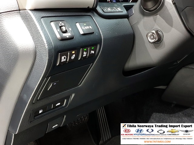 2013 Lexus LS460 AWD – Image 16