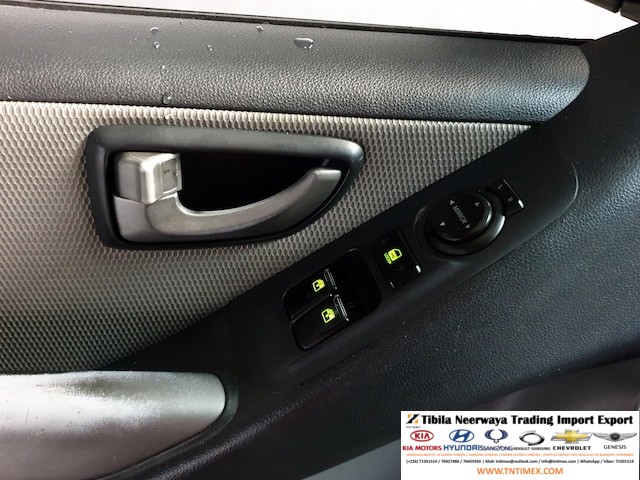 2007 Hyundai H-1/Grand Starex 2.5L – Image 9