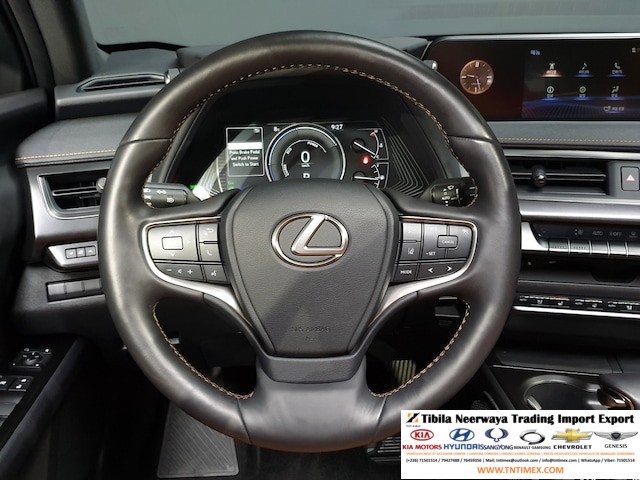 2019 Lexus UX250h 2.0L – Image 13