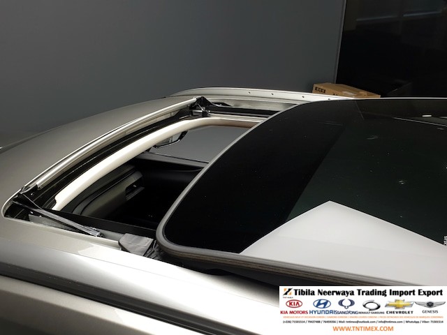 2019 Lexus UX250h 2.0L – Image 14