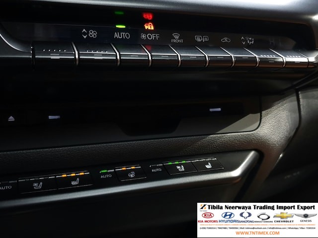 2019 Lexus UX250h 2.0L – Image 15