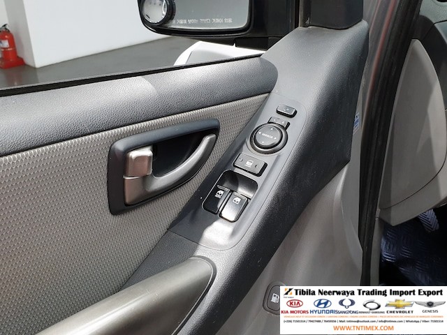 2011 Hyundai H-1/Grand Starex CVX Premium 2.5L – Image 16