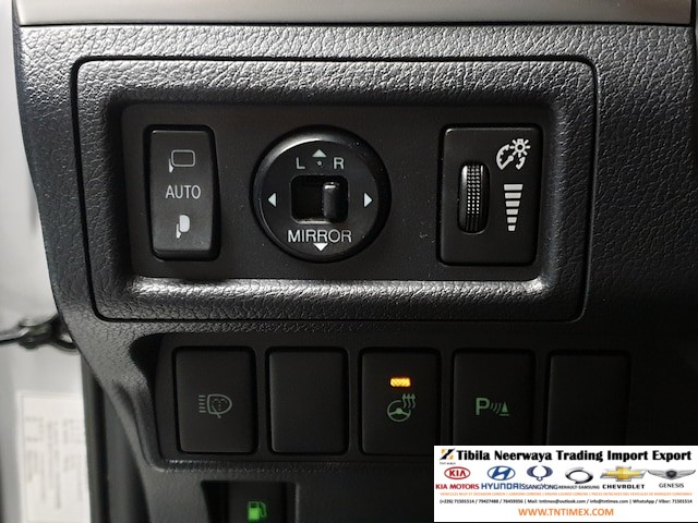 2012 Lexus CT200h 1.8L Compact Luxury – Image 14