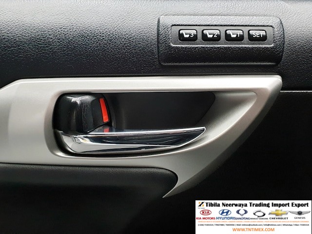 2012 Lexus CT200h 1.8L Compact Luxury – Image 15