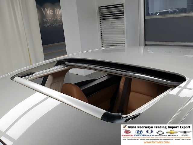 2017 Lexus ES300h Premium – Image 14