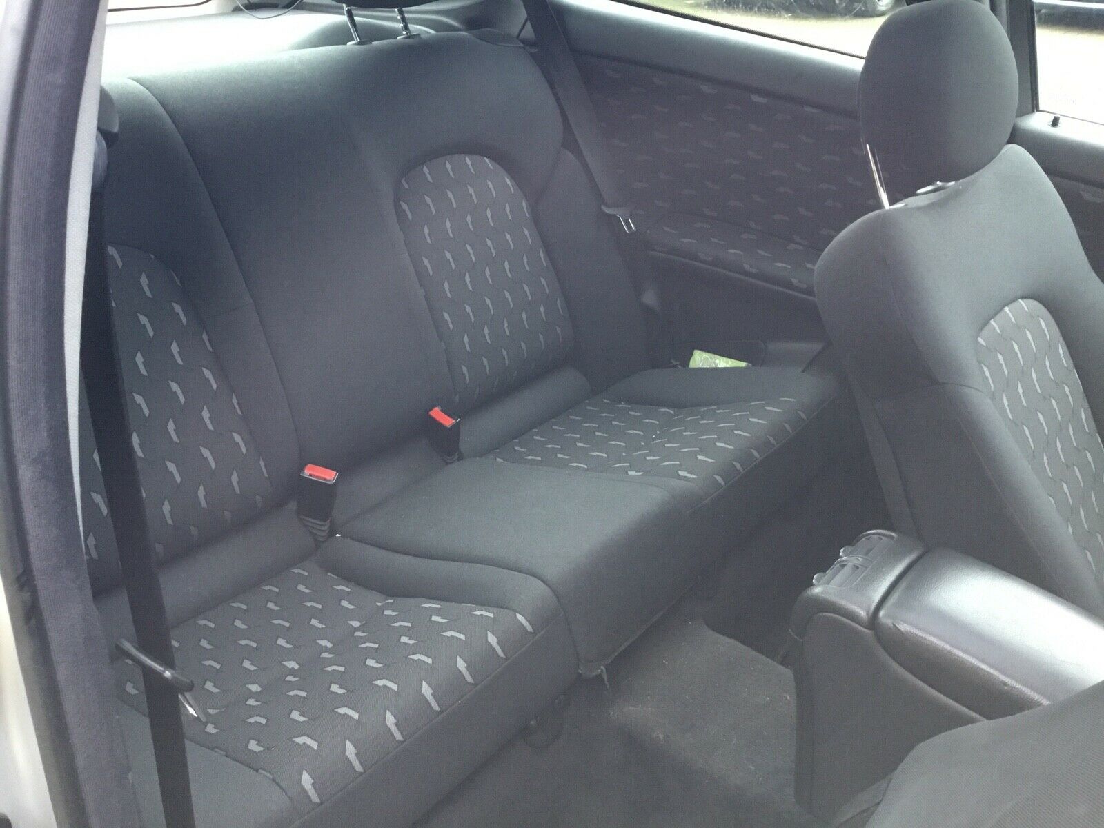 2001 Mercedes-Benz C220 CDI Sportcoupe – Image 8