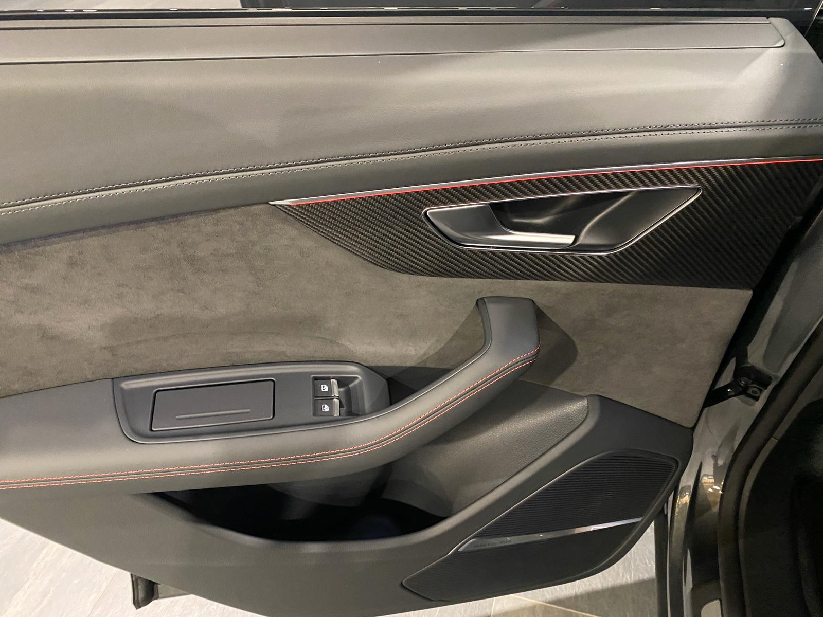 2020 AUDI RS Q8 4.0L – Image 15