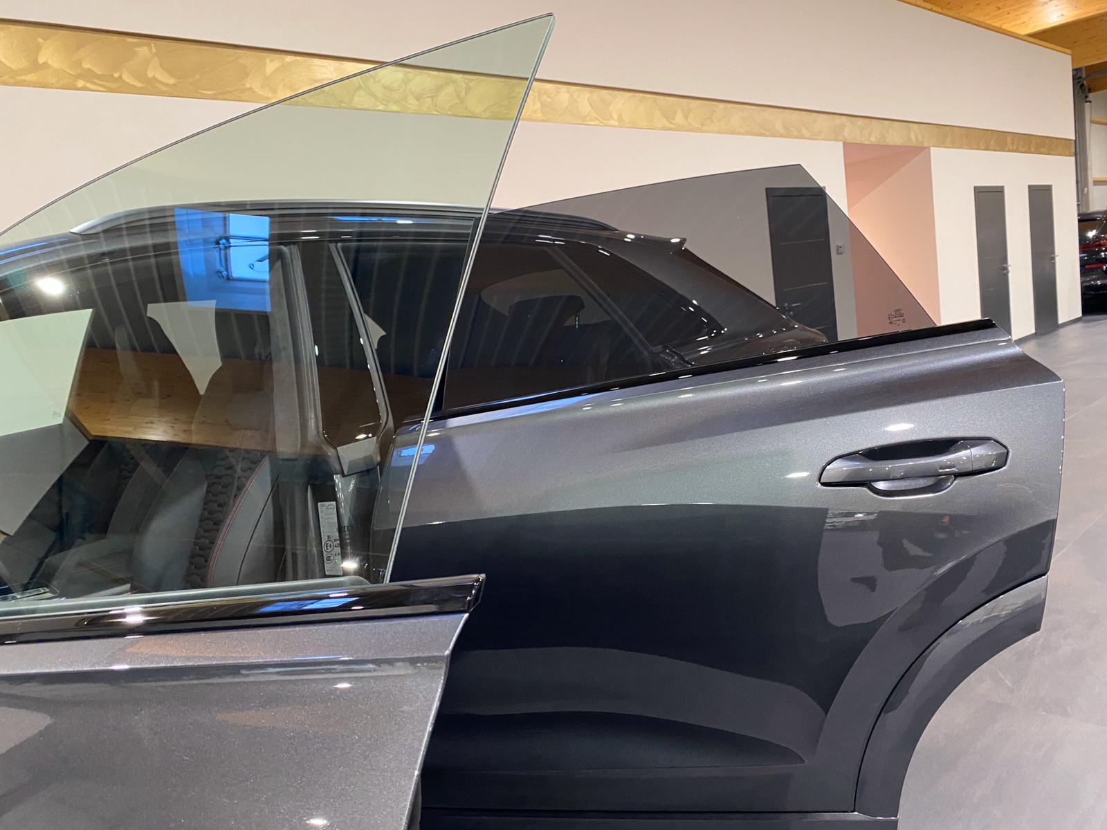 2020 AUDI RS Q8 4.0L – Image 16