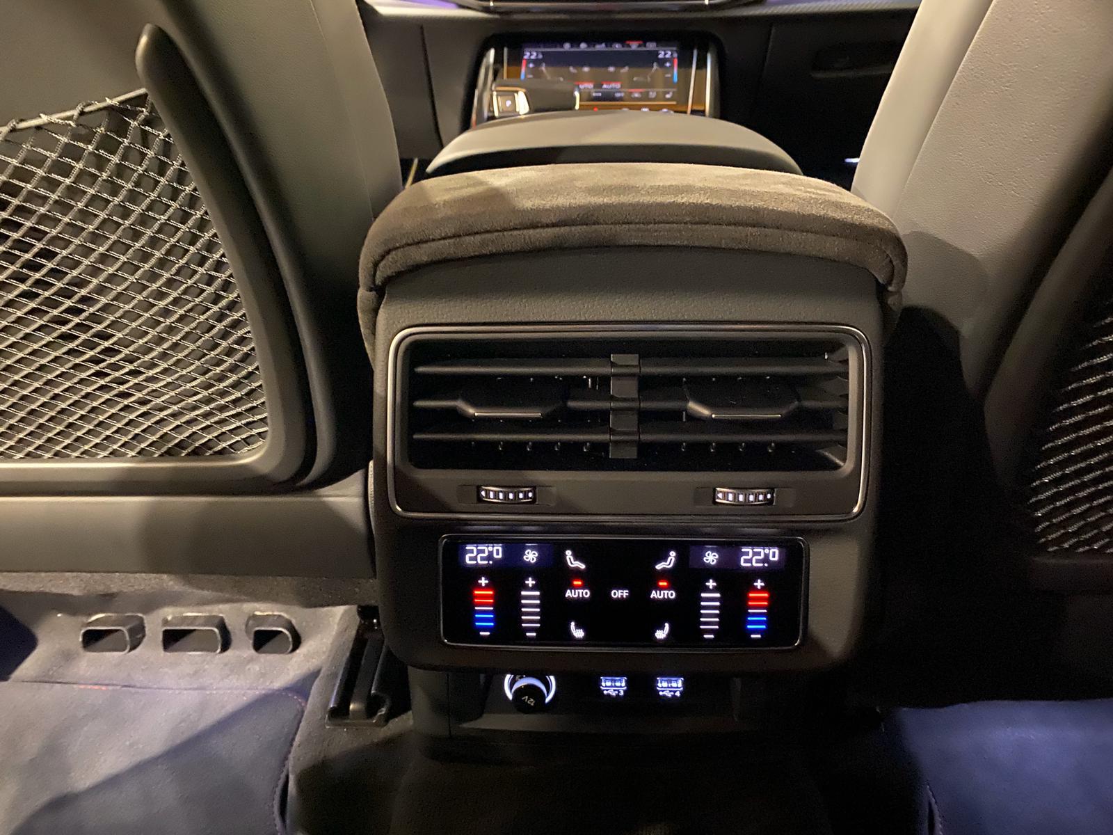 2020 AUDI RS Q8 4.0L – Image 22