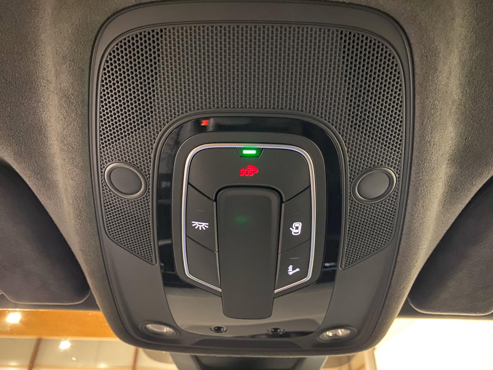 2020 AUDI RS Q8 4.0L – Image 23