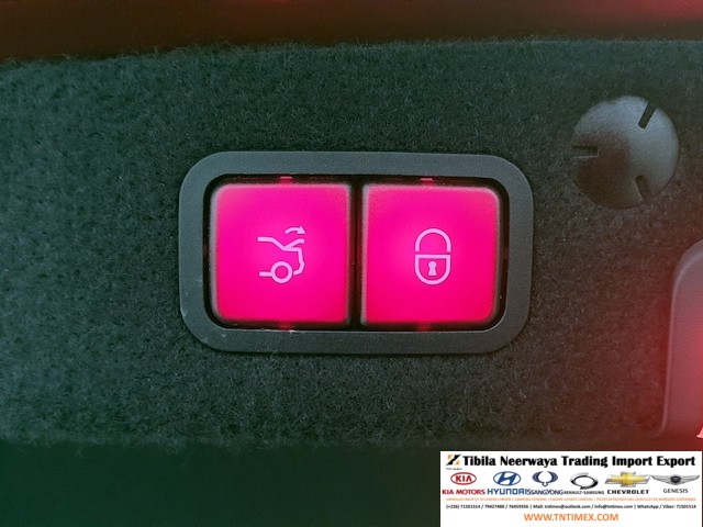 2017 Mercedes-Benz C43 AMG 4MATIC – Image 17