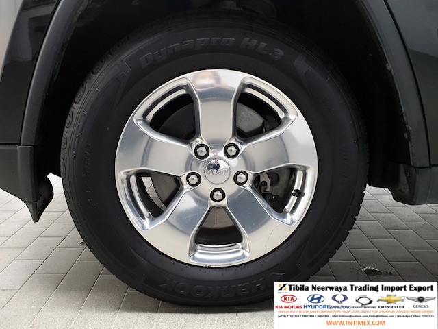 2012 Jeep Grand Cherokee 3.0L CRD Laredo – Image 6