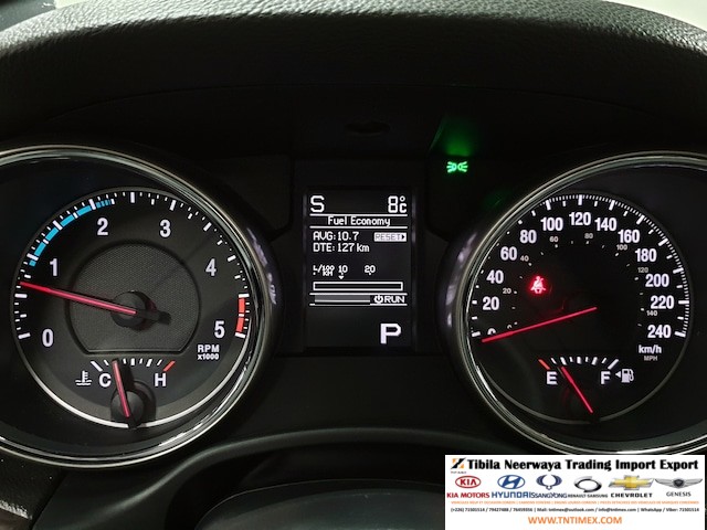 2012 Jeep Grand Cherokee 3.0L CRD Laredo – Image 9