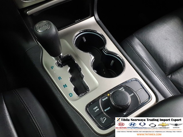 2012 Jeep Grand Cherokee 3.0L CRD Laredo – Image 10