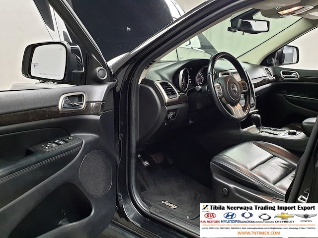 2012 Jeep Grand Cherokee 3.0L CRD Laredo – Image 12