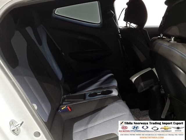 2018 Hyundai Veloster 1.4L Turbo Modern – Image 11