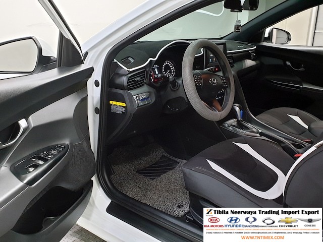 2018 Hyundai Veloster 1.4L Turbo Modern – Image 12