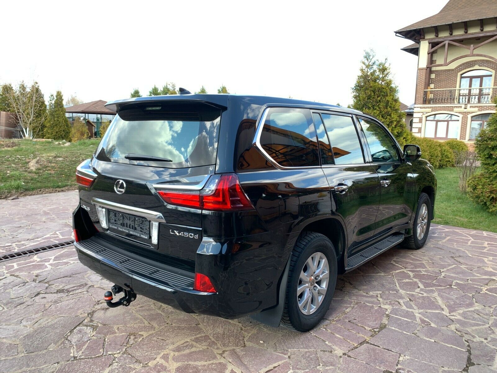 2016 Lexus LX450d 4.5L V8 – Image 2
