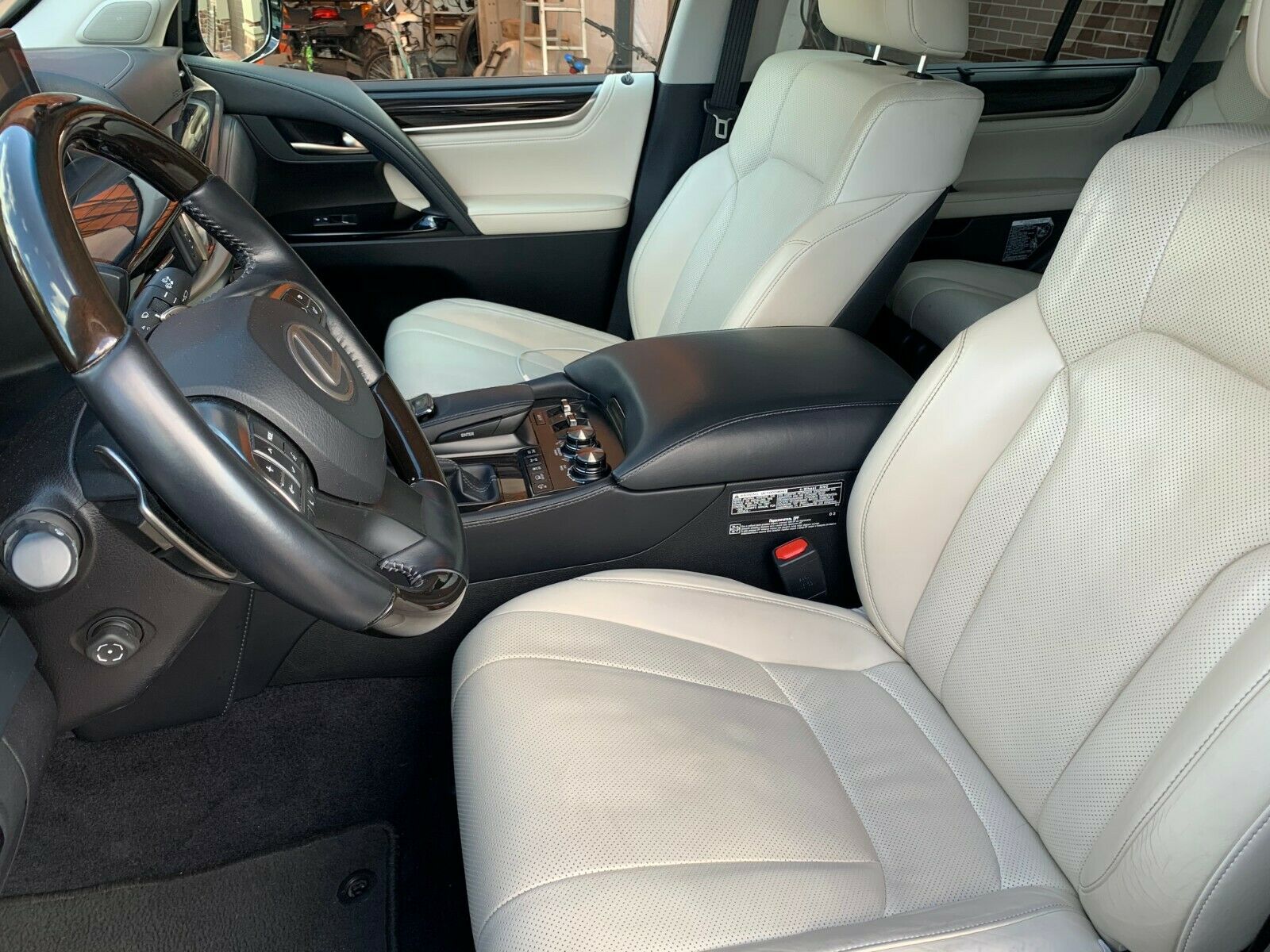 2016 Lexus LX450d 4.5L V8 – Image 12