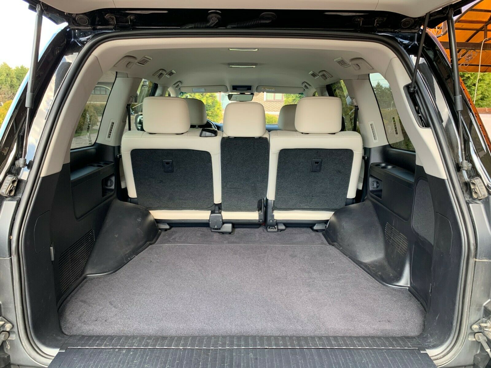 2016 Lexus LX450d 4.5L V8 – Image 13