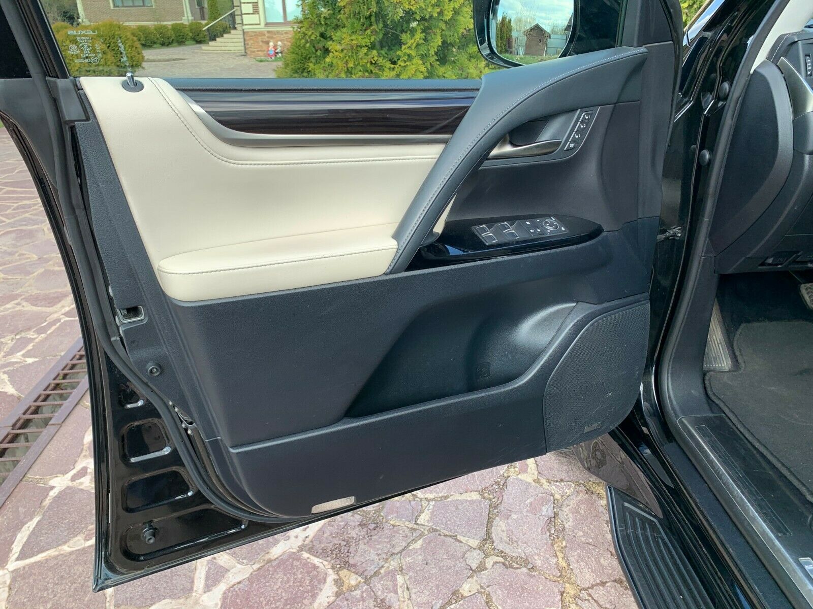 2016 Lexus LX450d 4.5L V8 – Image 14