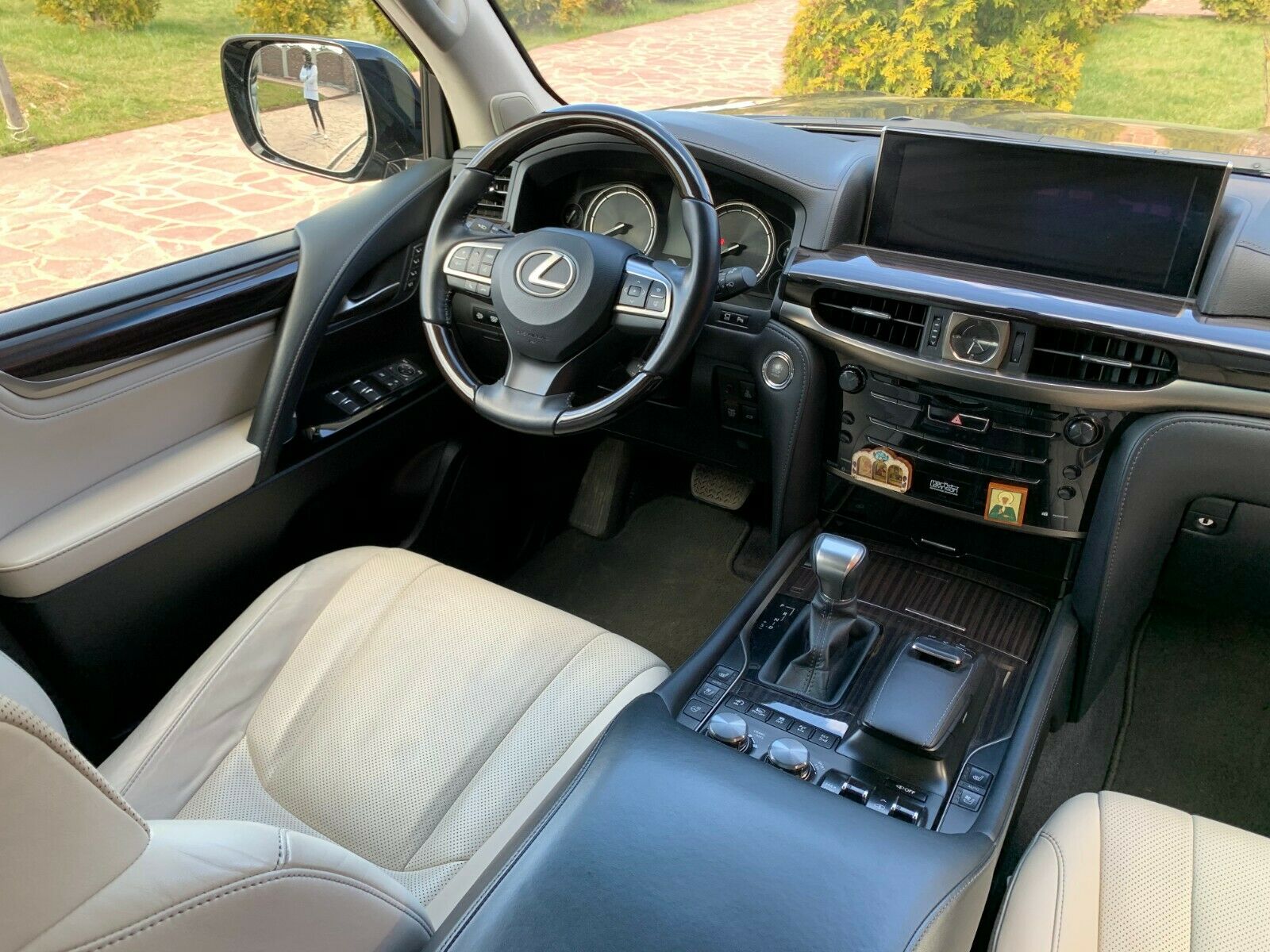 2016 Lexus LX450d 4.5L V8 – Image 5