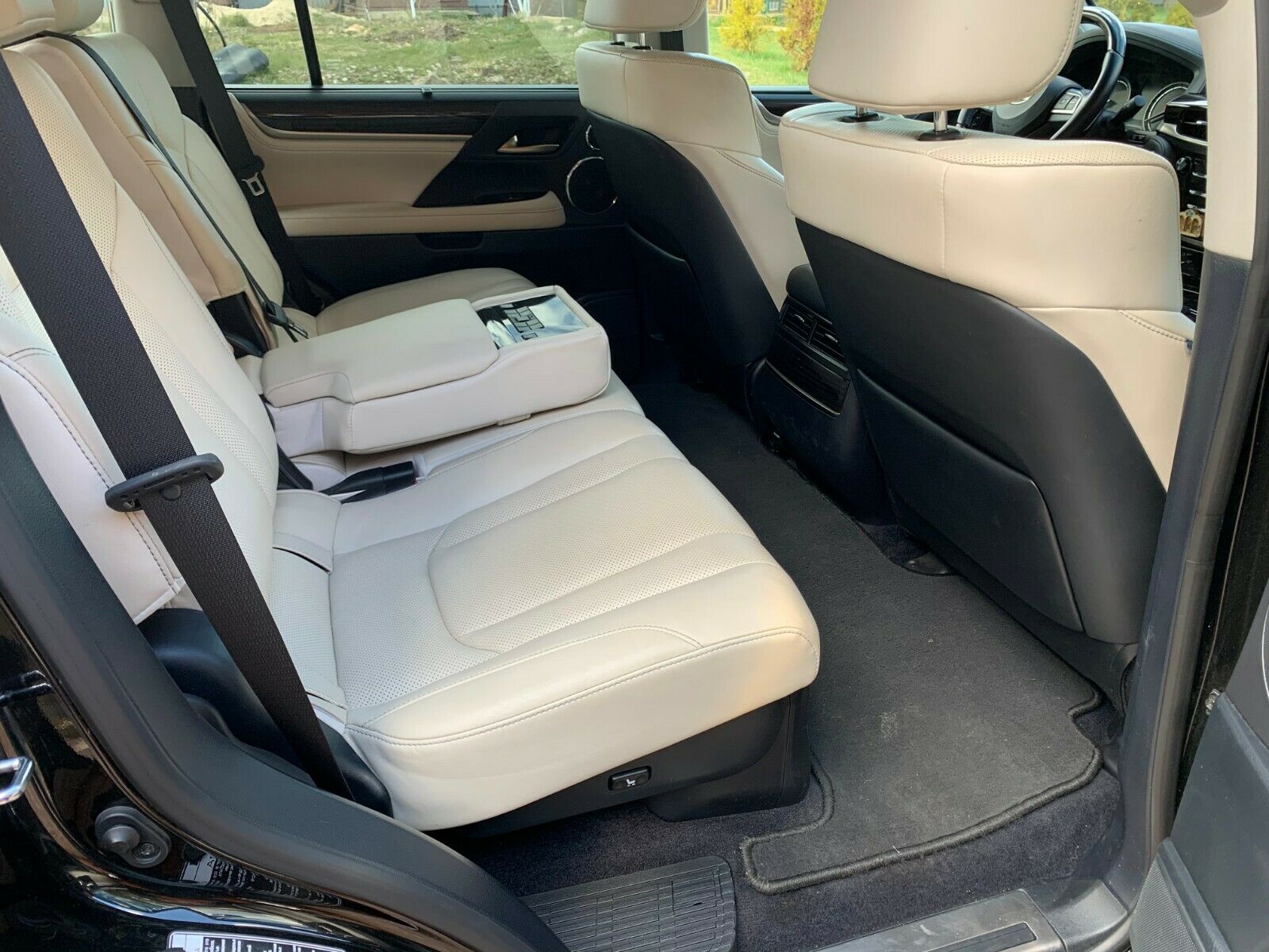 2016 Lexus LX450d 4.5L V8 – Image 10