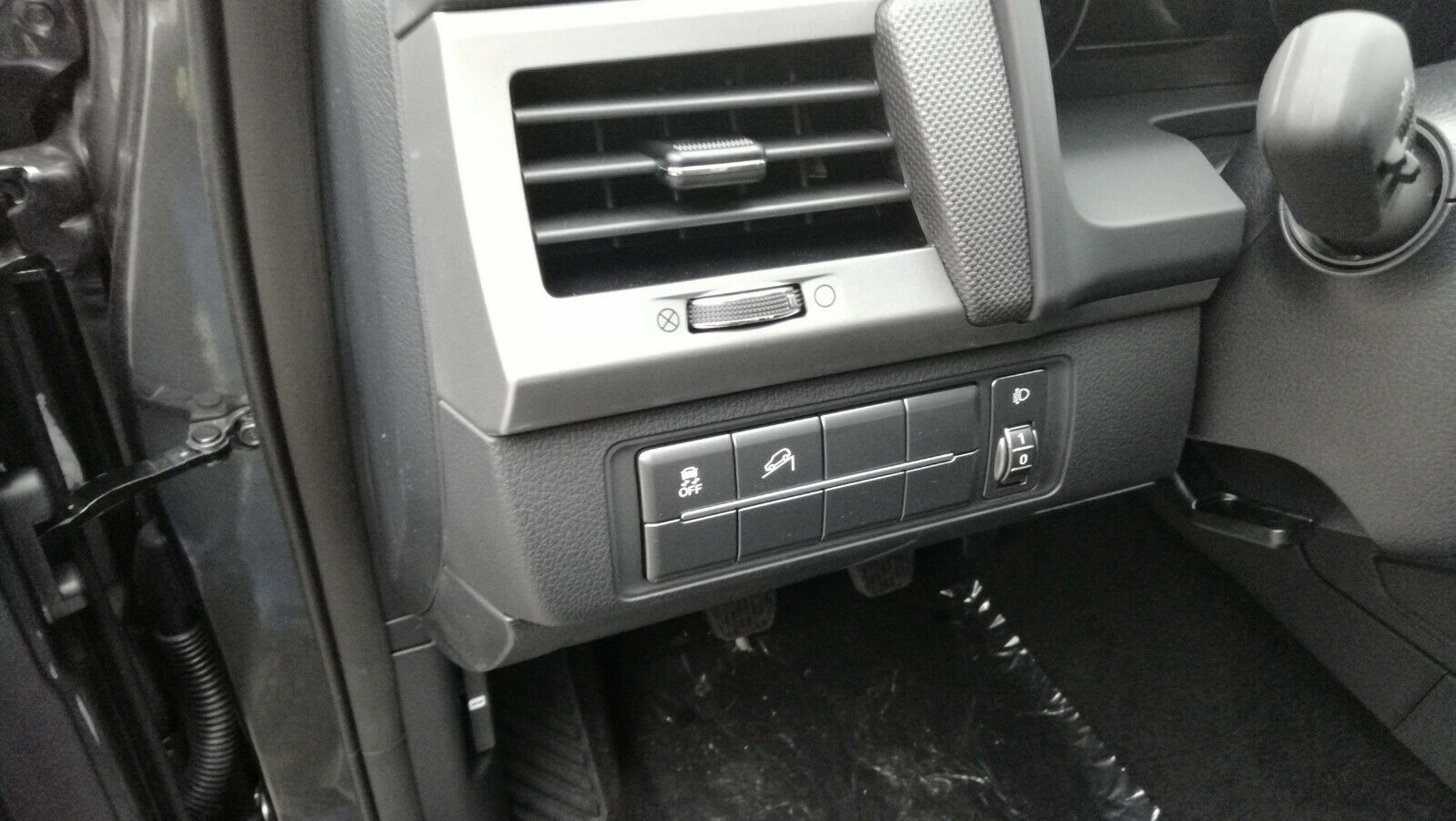 2020 SSANGYONG MUSSO 2.2L 4WD – Image 6