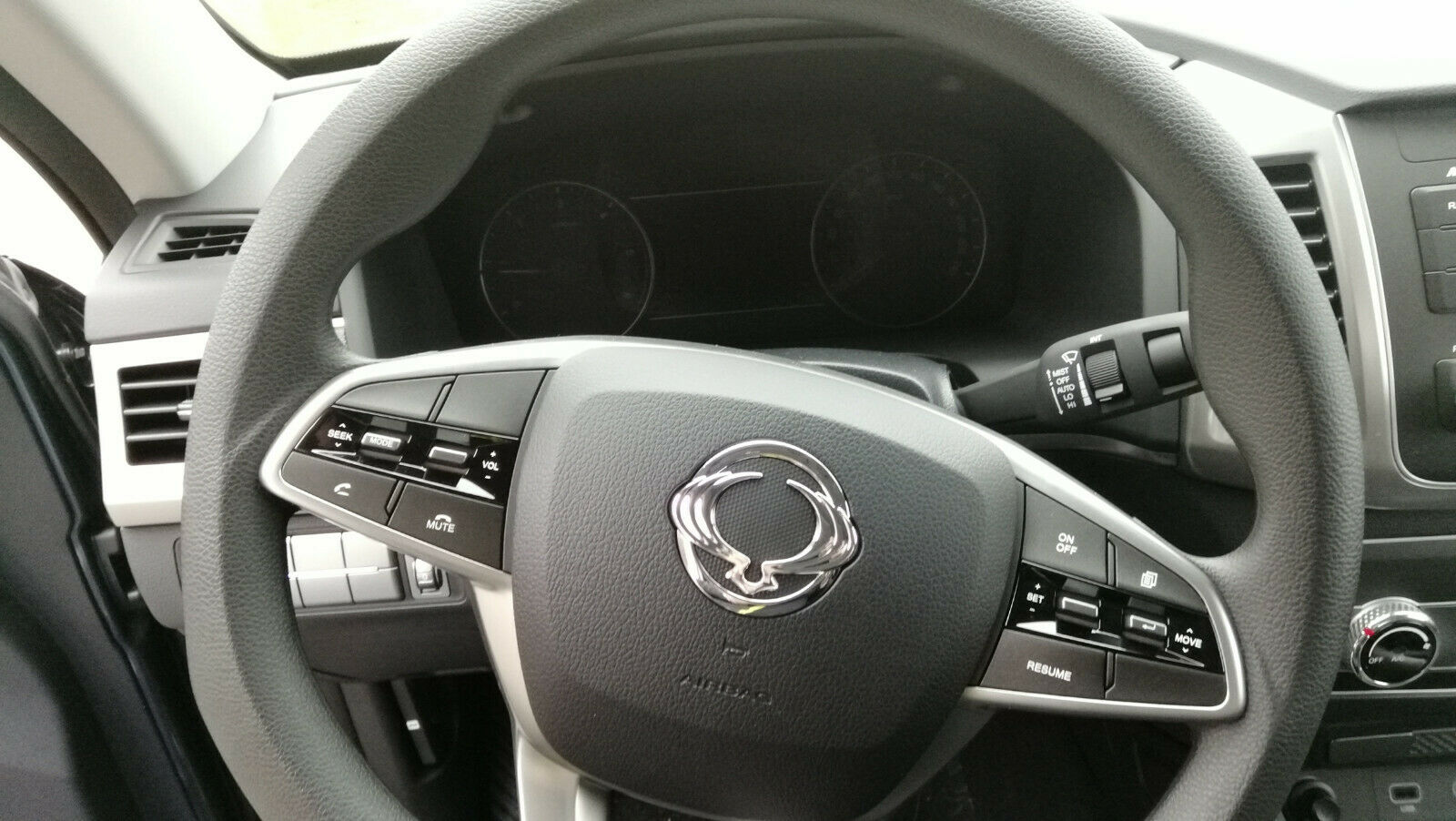 2020 SSANGYONG MUSSO 2.2L 4WD – Image 7