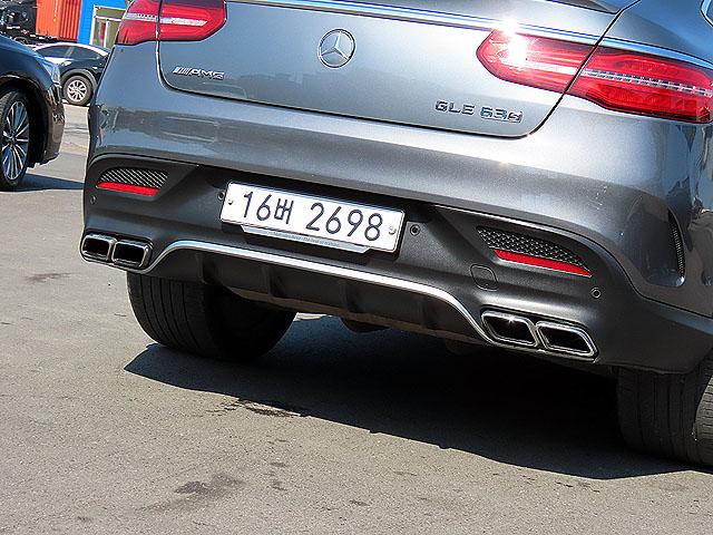 2017 Mercedes-Benz GLE 63 AMG S 4-Matic – Image 13