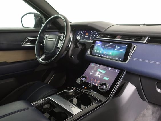 2018 Land Rover Range Rover Velar 2.0L R-Dynamic SE – Image 10