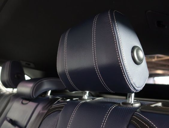 2018 Land Rover Range Rover Velar 2.0L R-Dynamic SE – Image 18