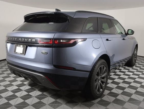 2018 Land Rover Range Rover Velar 2.0L R-Dynamic SE – Image 3