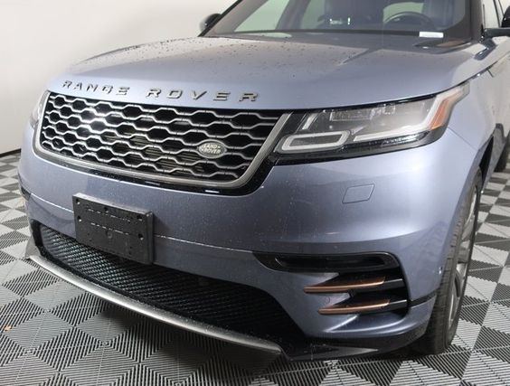 2018 Land Rover Range Rover Velar 2.0L R-Dynamic SE – Image 6