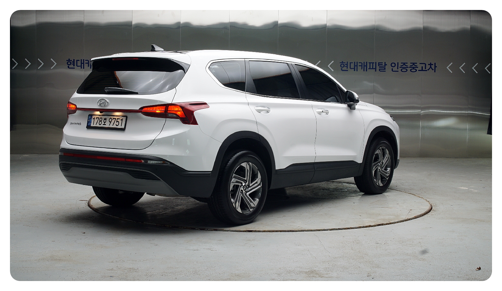 2021 Hyundai Santa Fe 2.5L Premium – Image 5