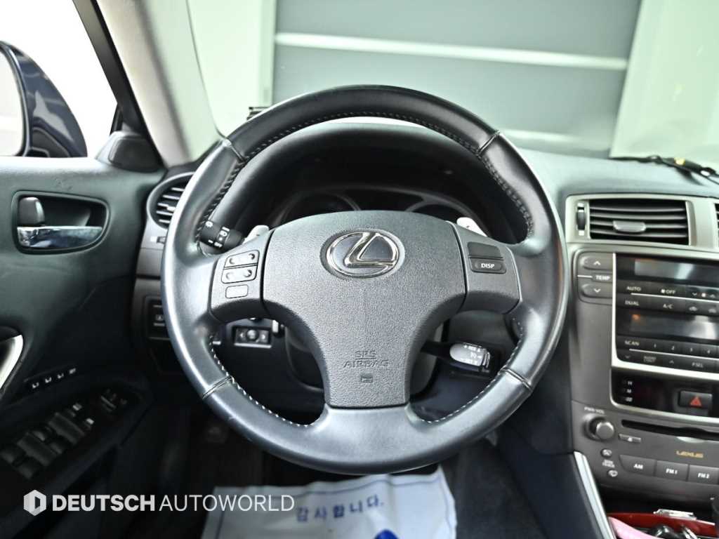 2007 Lexus IS250 2.5L V6 – Image 11