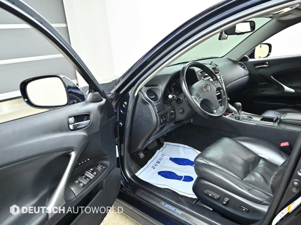 2007 Lexus IS250 2.5L V6 – Image 9