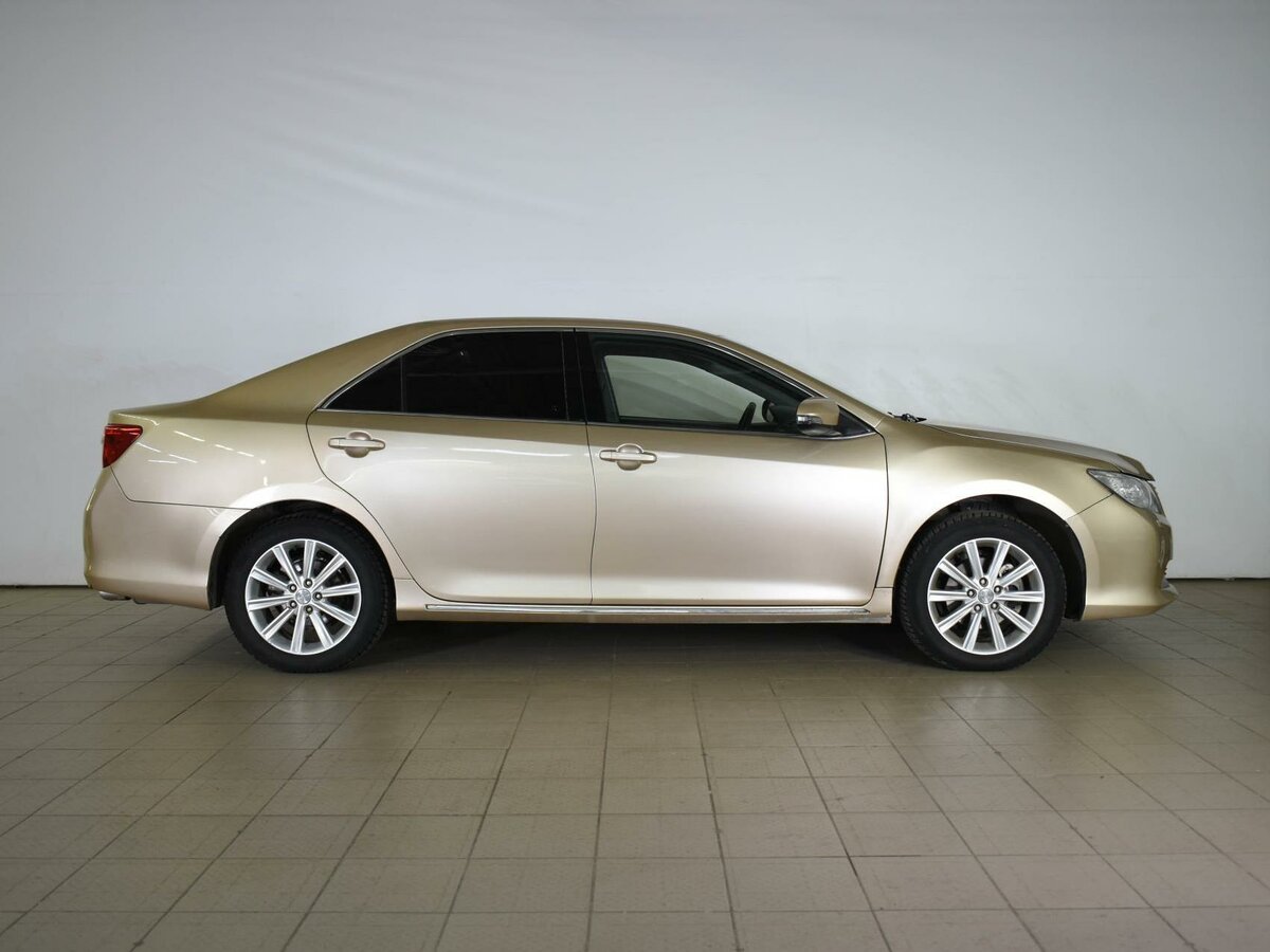 2012 Toyota Camry 2.5L – Image 3